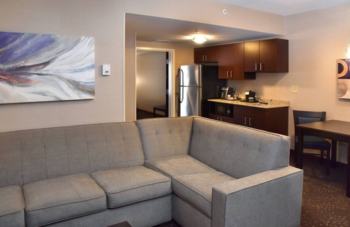 Canton Hotel | Holiday Inn Canton (Belden Village) by IHG