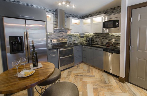 Las Vegas Hotel | Holiday Inn Club Vacations at Desert Club Resort by IHG