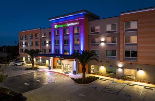 Harbor Hotel | Holiday Inn Express & Suites Hawaiian Gardens by IHG