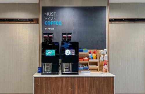Downers Grove Hotel | Holiday Inn Express Chicago-Downers Grove by IHG