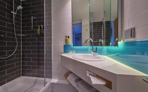 Troisdorf Hotel | Holiday Inn Express Cologne Troisdorf by IHG