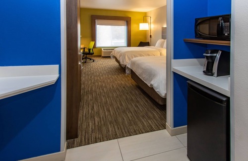East Roseville Parkway Hotel | Holiday Inn Express Hotel & Suites Roseville-Galleria Area by IHG