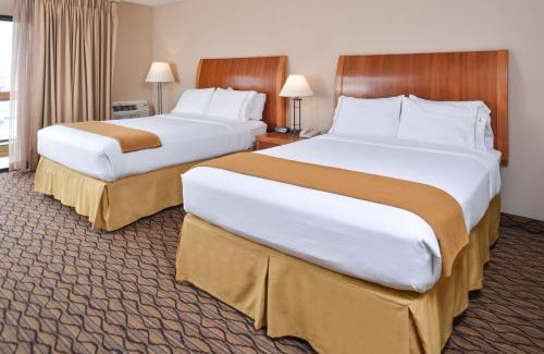 Ventura Hotel | Holiday Inn Express Hotel & Suites Ventura Harbor by IHG