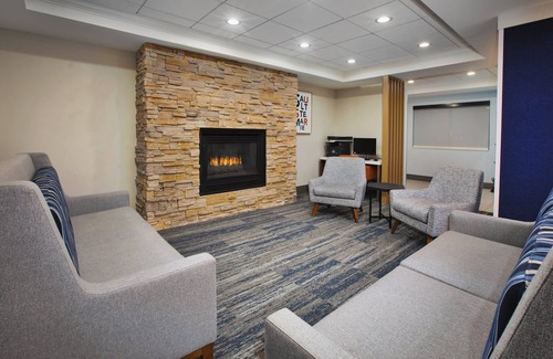 Sault Ste. Marie Hotel | Holiday Inn Express Sault Ste. Marie by IHG