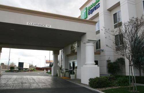 Stockton Hotel | Holiday Inn Express Stockton Southeast by IHG