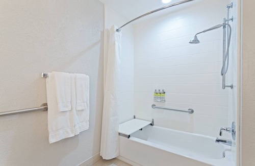Sylvan Shores Hotel | Holiday Inn Express & Suites Lake Placid by IHG