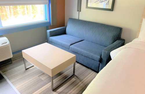 Wilmington Hotel | Holiday Inn Express & Suites Wilmington West - Medical Park by IHG