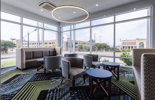 Columbia Hotel | Holiday Inn Express & Suites Columbia Downtown - The Vista by IHG