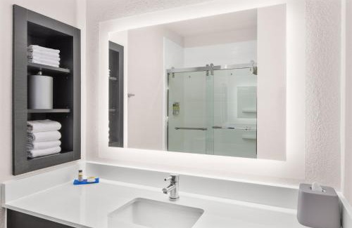 Greenville - Spartanburg Hotel | Holiday Inn Express & Suites Greenville-I-85 & Woodruff Rd by IHG