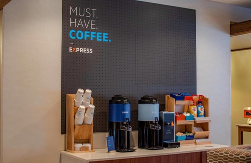 Amherst Hotel | Holiday Inn Express & Suites Tonawanda - Buffalo Area by IHG