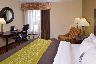 Joplin Hotel | Holiday Inn Express & Suites Joplin Southeast by IHG