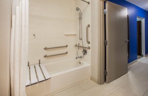 Georgian Acres Hotel | Holiday Inn Express & Suites Austin North Central by IHG