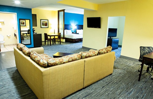 Mechanicsburg Hotel | Holiday Inn Express Hotel & Suites Harrisburg West by IHG