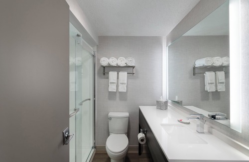 South Burlington Hotel | Holiday Inn Express South Burlington Downtown by IHG