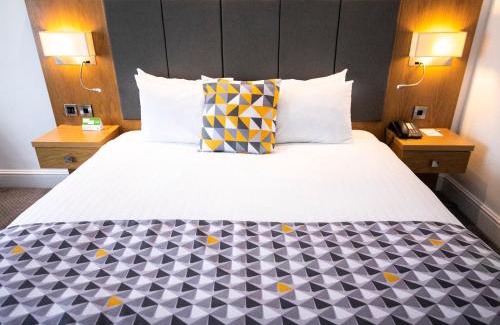 Kenilworth Hotel | Holiday Inn Kenilworth - Warwick by IHG