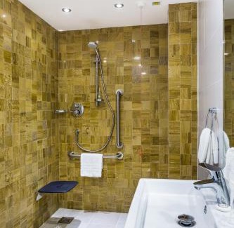 Watford Hotel | Holiday Inn London Watford Junction by IHG