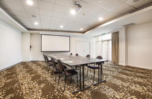 Melbourne Airport Hotel | Holiday Inn Melbourne Airport by IHG