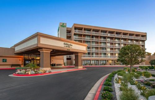 Rio Lindo Hotel | Holiday Inn Oxnard - Ventura by IHG