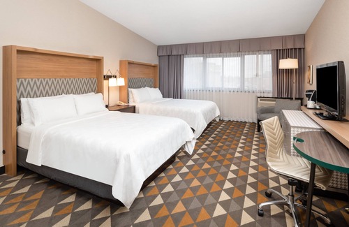 Etobicoke Hotel | Holiday Inn Toronto Airport East by IHG