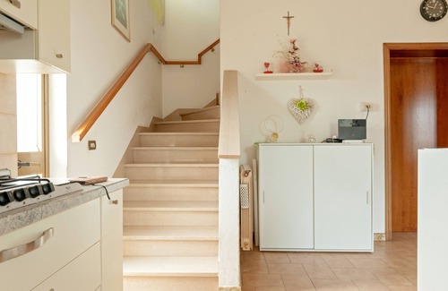 Montopoli in Val d'Arno Apartamento | Apartamento vacacional "Tana Rosa" con terraza privada y Wi-Fi