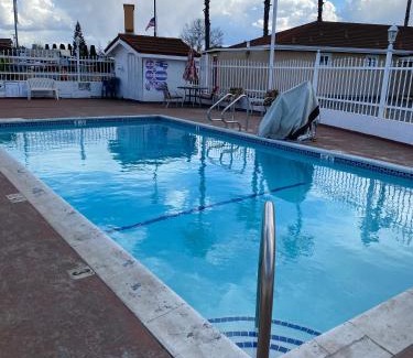 Oakdale Hotel | Holiday Motel Oakdale