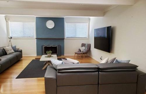 Newport Casa | Holiday on the Waterfront, Boat, Swim, Kayak