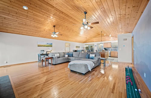 Kodak Cabina | Leaf Season|Dog Friendly Cabin|Views|HotTub