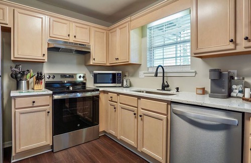 Alabaster Casa | HOLIDAY SALE at Warrior Landing!