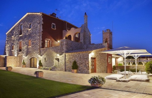 Forallac Villa | Alquiler de grandes villas de vacaciones en España, Costa Brava, zona de Barcelona, Girona, piscina, aire acondicionado, internet wi-fi,