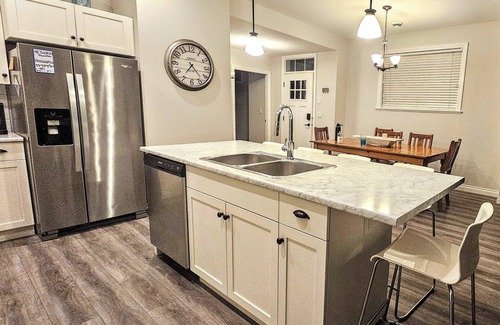 Okanagan-Similkameen Cabaña | IT'S SNOWBIRD SEASON! Inquire now about special rates at our Blue Meadow Cottage