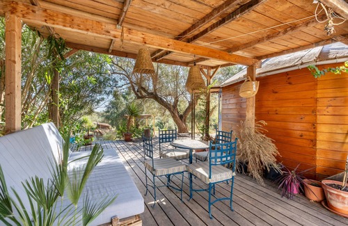 Lanjarón Casa | Yurta de vacaciones 'Eco Yurta Lanjarón' con vistas a la montaña y piscina compartida