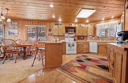 Rapid City Apartamento | Holliday House Cabin