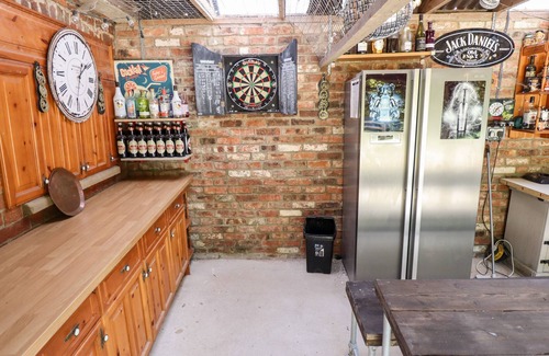 Holton Le Clay Cabaña | Holly Cottage