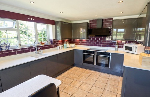 Holton Le Clay Cabaña | Holly Cottage