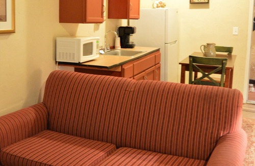 Holly Casa | Holly Inn Suites
