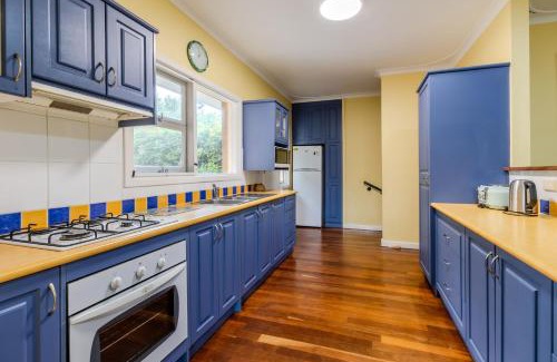 Emu Point Casa | Holly's Beach House by the BnB Collection