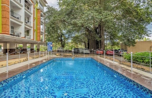 Sinquerim Apartamento | Hollywood Studio Free OTT 1KM to Beach Pool