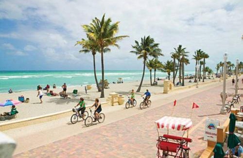 Parkside Apartamento | Hollywood Studio Villa - Close to Beach & Downtown