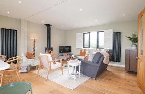 Busbridge Casa | Holm Oaks Cottage