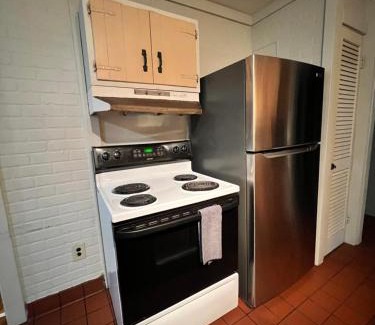 Holyoke Apartamento | Holyoke House Oasis - Fast Wifi, Spacious, Quiet Neighborhood
