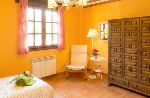 Fresneda de la Tiron Casa | Homerez - Bonita casa para 4 pers. con terraza en Fresneda de la Sierra Tirón