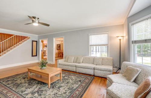 Conway Casa | Home 1 Mi to Dtwn Conway Great for Beach Days!