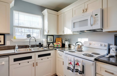 Chattanooga Cabaña | Home 3 Mi to Dtwn Chattanooga: Great for Nurses!