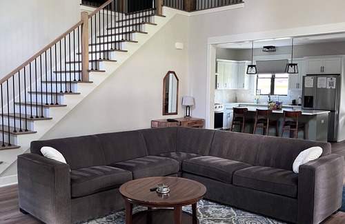 East Troy Casa | Home across the street from Lake Beulah in East Troy, WI. Boat rental available