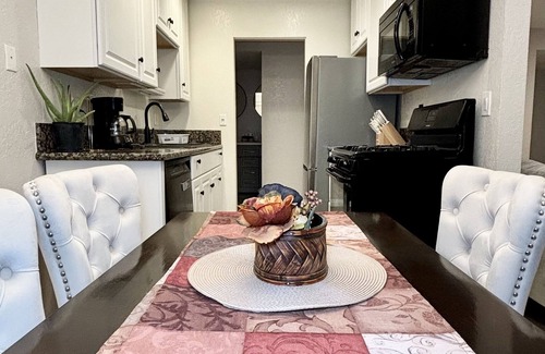 Bonita Apartamento | Home Away From - 2 Bed Condo