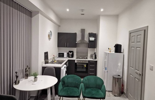Brierley Hill Apartamento | Home Away From Home1