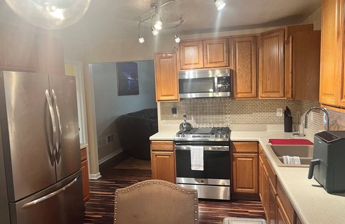 Jonesboro Casa | Home Away From Home 3 bedroom Peaceful home centrally located.