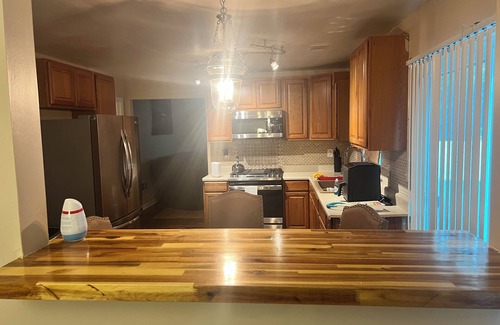 Jonesboro Casa | Home Away From Home 3 bedroom Peaceful home centrally located.