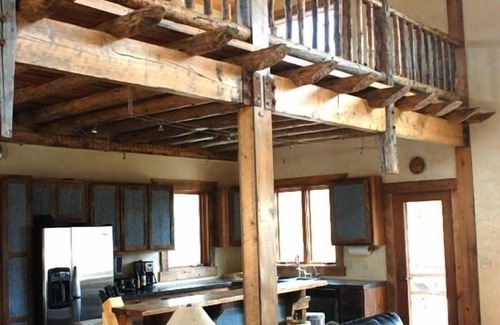 Jardine Cabina | Disponibilidad de agosto - Descuentos de verano en Custom, Log Home Overlooking Yellowsto