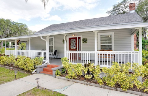 Lake Mary Casa | Home Away From Home, Cozy Bungalow with Speakeasy